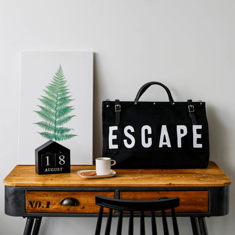 Escape-Black-4